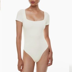 Aritzia Babaton Contour Square Neck Short Sleeve Bodysuit